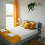 Apartamenty Feniks Torun, Starowka, Centrum -Prywatny Parking, Balkon, Smart Tv
