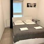 Apartamenty Feniks Torun, Starowka, Centrum -Prywatny Parking, Balkon, Smart Tv